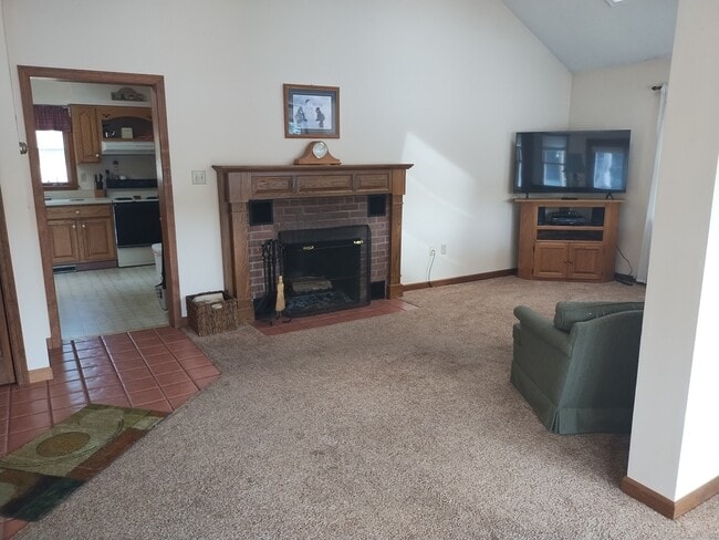 Building Photo - 12 Arrowhead Ln
