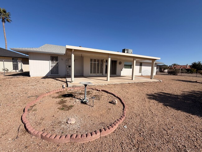 Building Photo - Large 2Bdm 2Ba Sun City Home