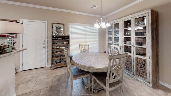 Building Photo - 4020 Golden Eagle Dr