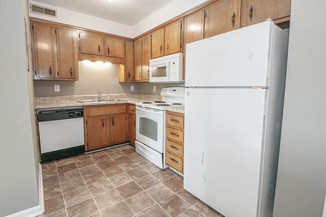 Building Photo - 807 Golf View Pl