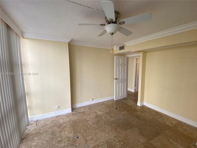 Building Photo - 2049 S Ocean Dr