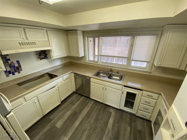 Building Photo - 2818 Calle Del Oro