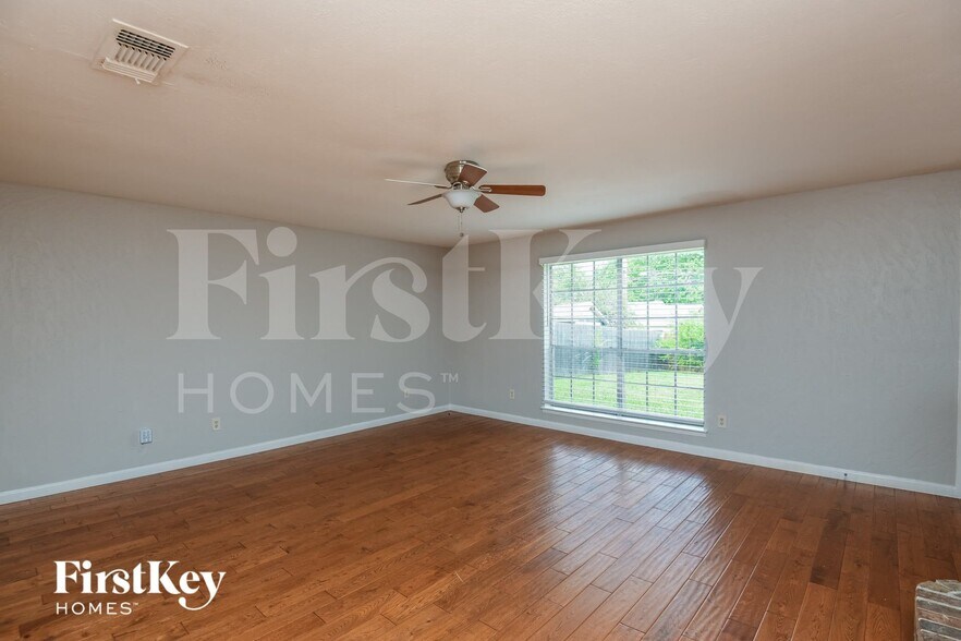 Building Photo - 4912 Sandalwood Ln