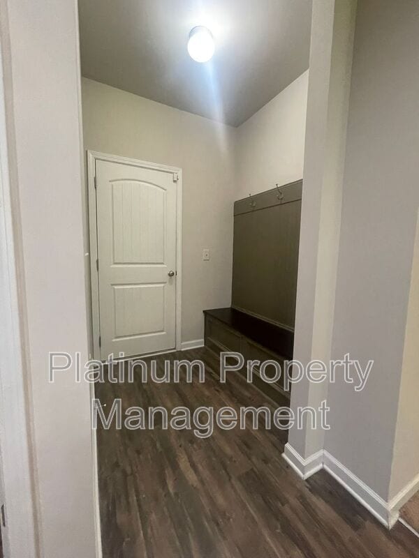 Building Photo - 7350 Silk Tree Pointe