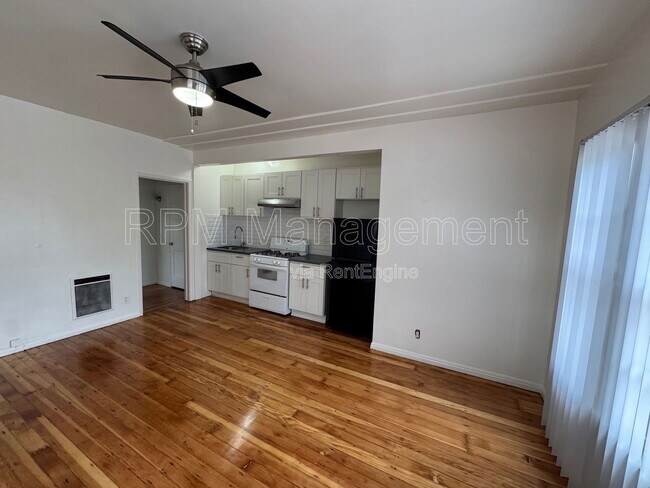 Building Photo - 1781 N Orchid Ave