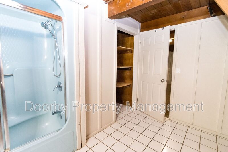 Building Photo - 3109 Ellis Ave