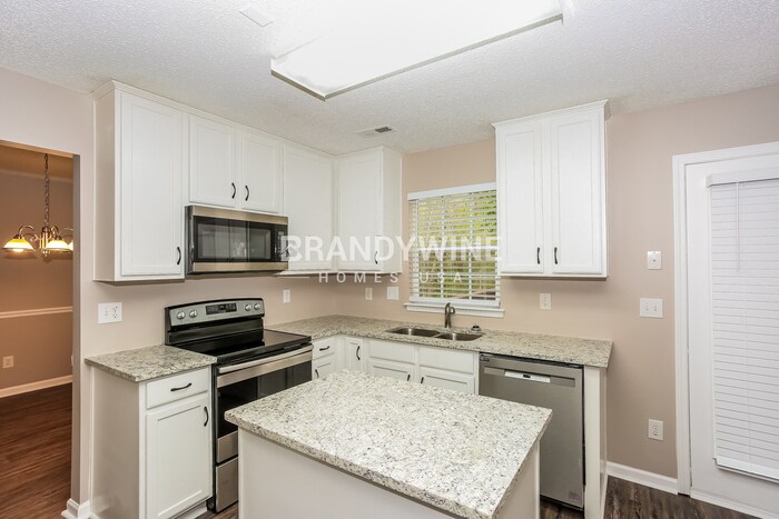 Building Photo - 3001 Secret Garden Ct