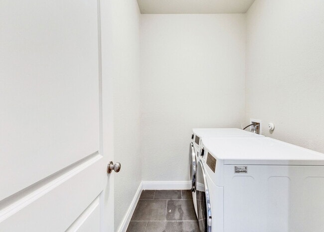 Building Photo - 217 Andele Way