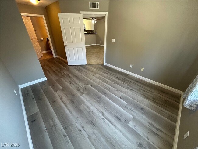 Building Photo - 2105 Sleepy Ct