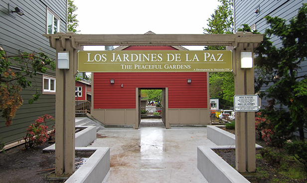 Building Photo - Los Jardines De La Paz