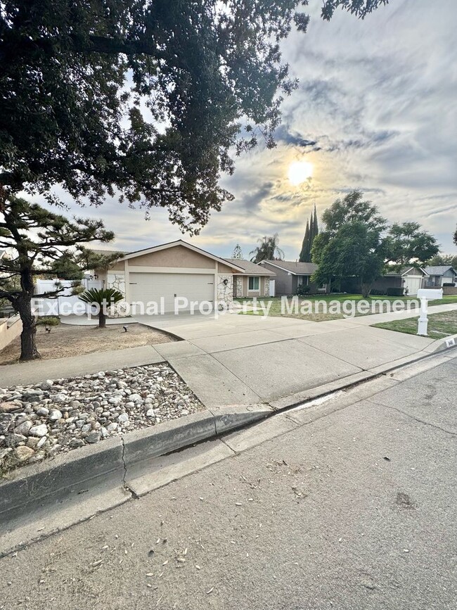 Building Photo - Great 3 bed 2 bath single story home