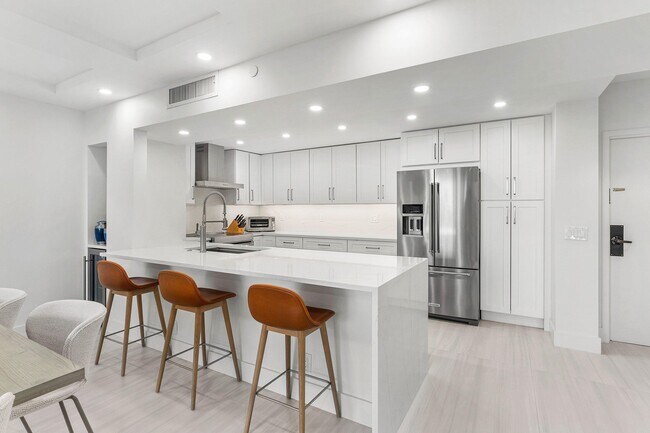 Building Photo - 4748 S Ocean Blvd