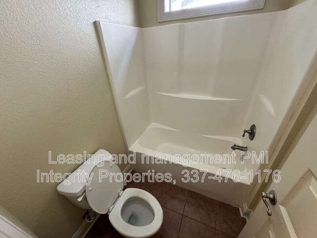Building Photo - 120 Ambiance Cir