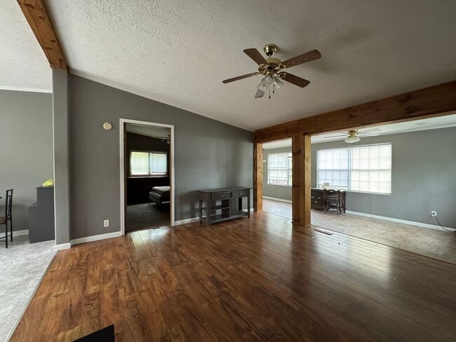 Building Photo - 3 Bedroom Home located near Ruby's Landing...