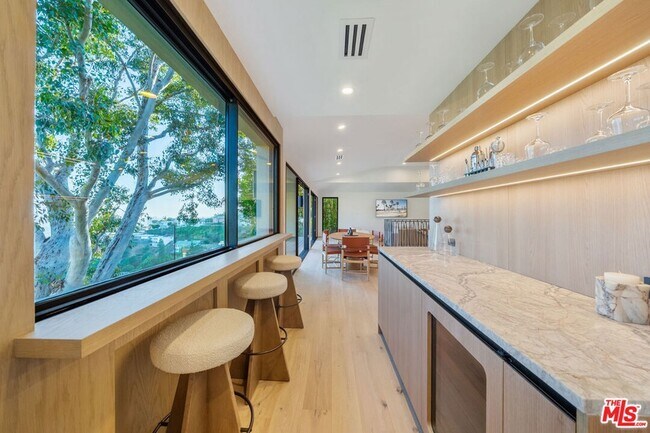 Building Photo - 8800 Hollywood Blvd