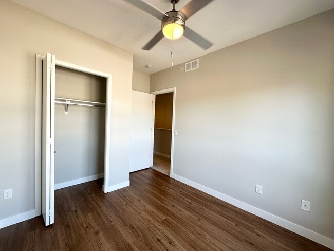 Building Photo - ONE MONTH FREE ON 12-MONTH LEASE!