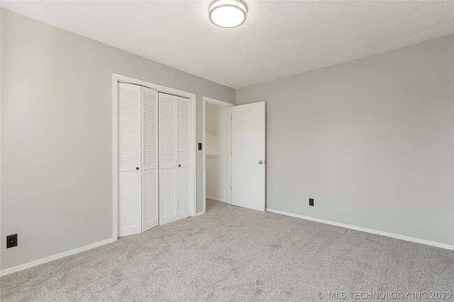 Building Photo - Beautifully Updated Broken Arrow Home!