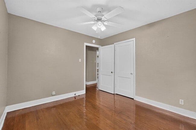 Building Photo - 3100 Breeze Terrace