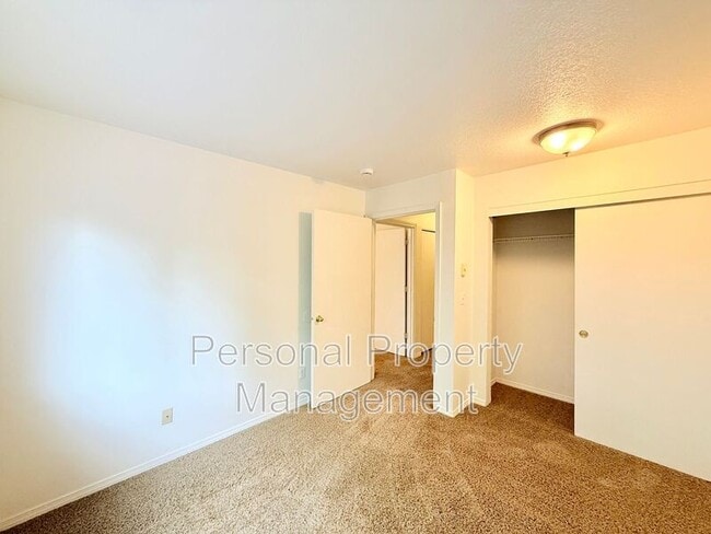 Building Photo - 3412 NE 66th Ave