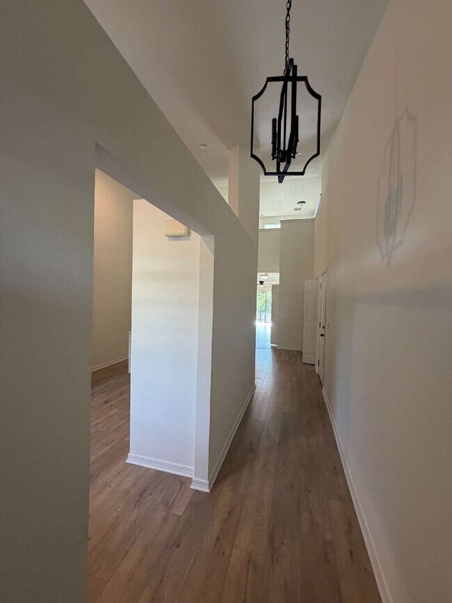 Building Photo - Welcome to The Hammocks! Newly Updated 3 bedroom 2.5 bath home.