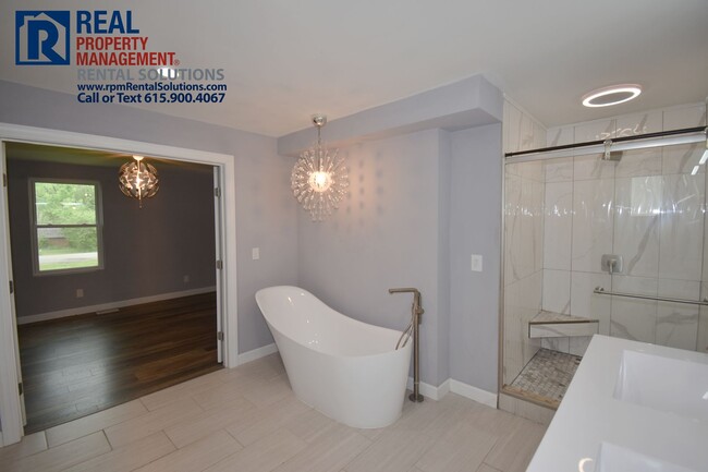Building Photo - Great 3 bd 2.5 ba with Washer/Dryer includ...