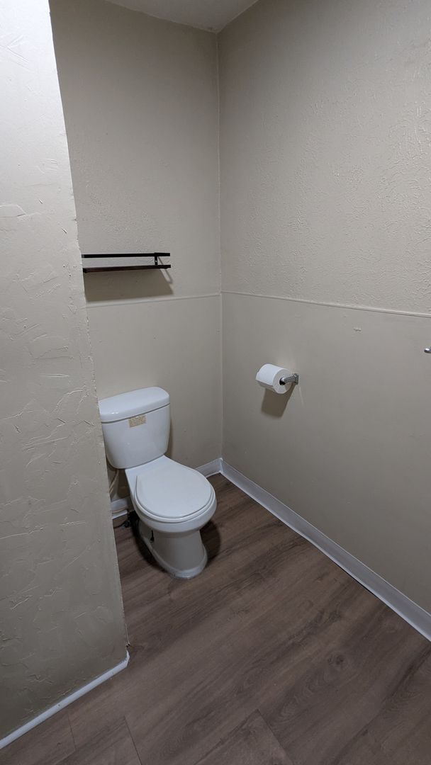 Building Photo - Newly renovated Akron apartment offering spacious rooms and a finished attic for flexible living ...