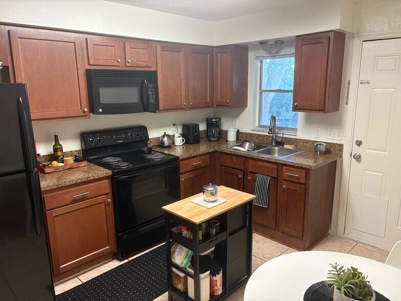Building Photo - 788 San Christopher Dr