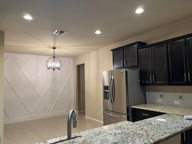 Building Photo - 9905 Cottontail Ln