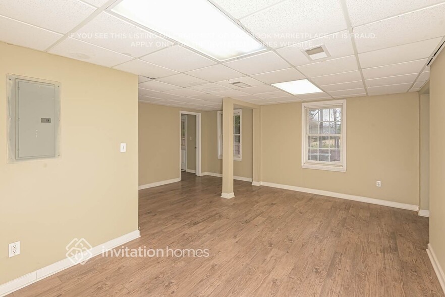 Building Photo - 2500 Harbin Springs Cove