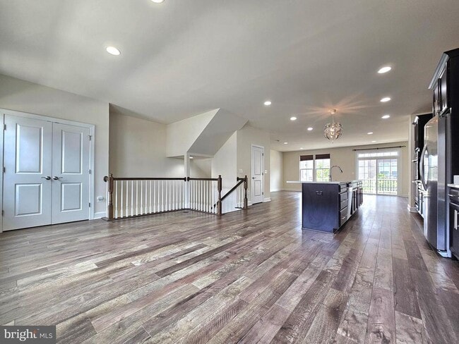 Building Photo - 8820 Englewood Farms Dr