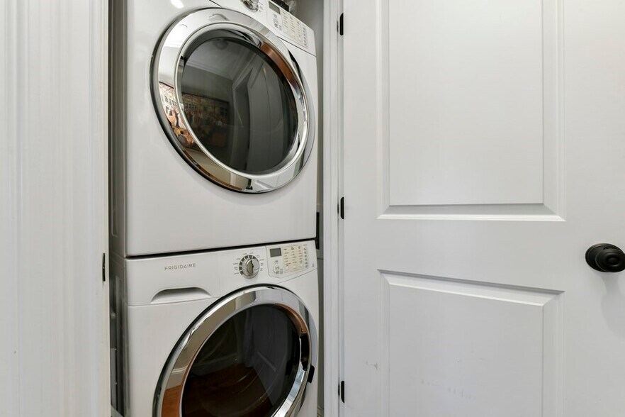 Building Photo - 49 L St