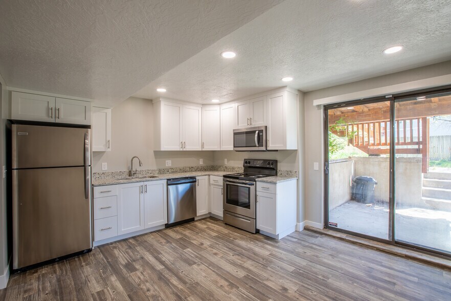 Building Photo - 2196 E Karalee Way