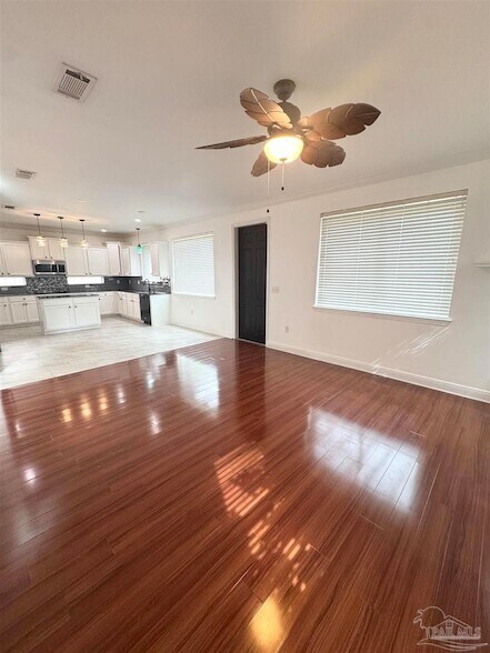 Building Photo - 872 Solimar Way