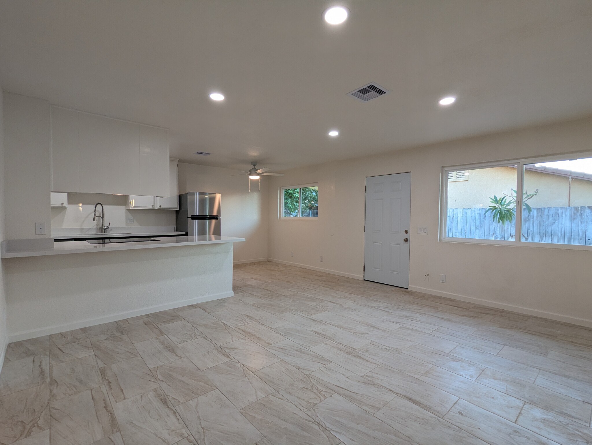 Building Photo - 73443 Catalina Way
