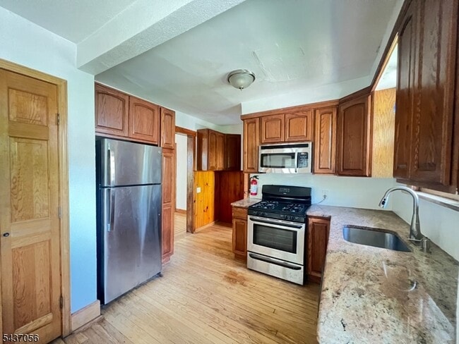 Building Photo - 325 Bogert Ave