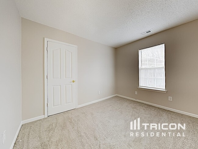 Building Photo - 3014 Great Falls Dr