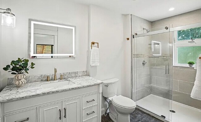 Building Photo - newly renovated 4 bdr farm house