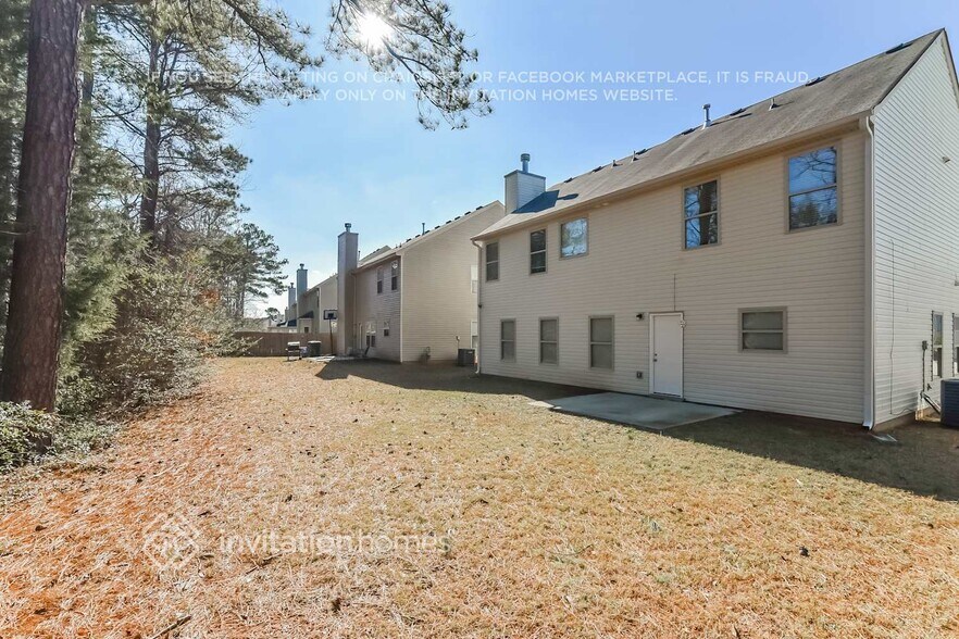 Building Photo - 3967 Rosebud Park Dr