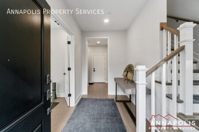 Building Photo - 285 West St