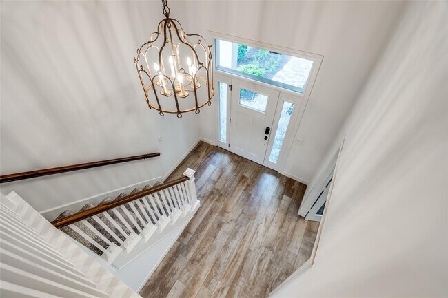 Building Photo - 14 White Fawn Dr