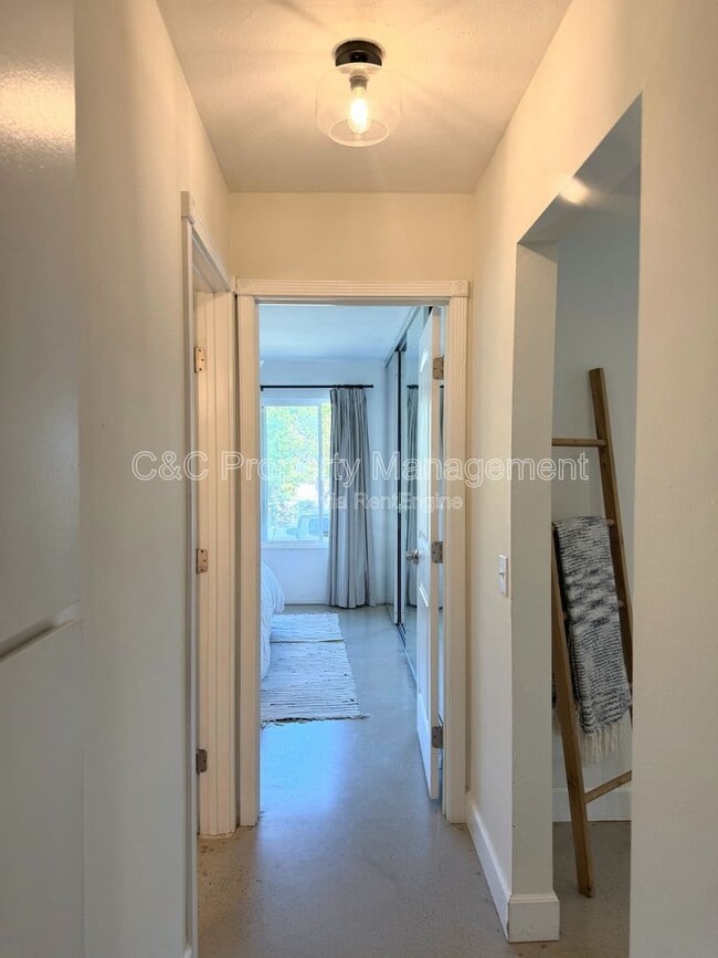 Building Photo - 849 Loganberry Ct