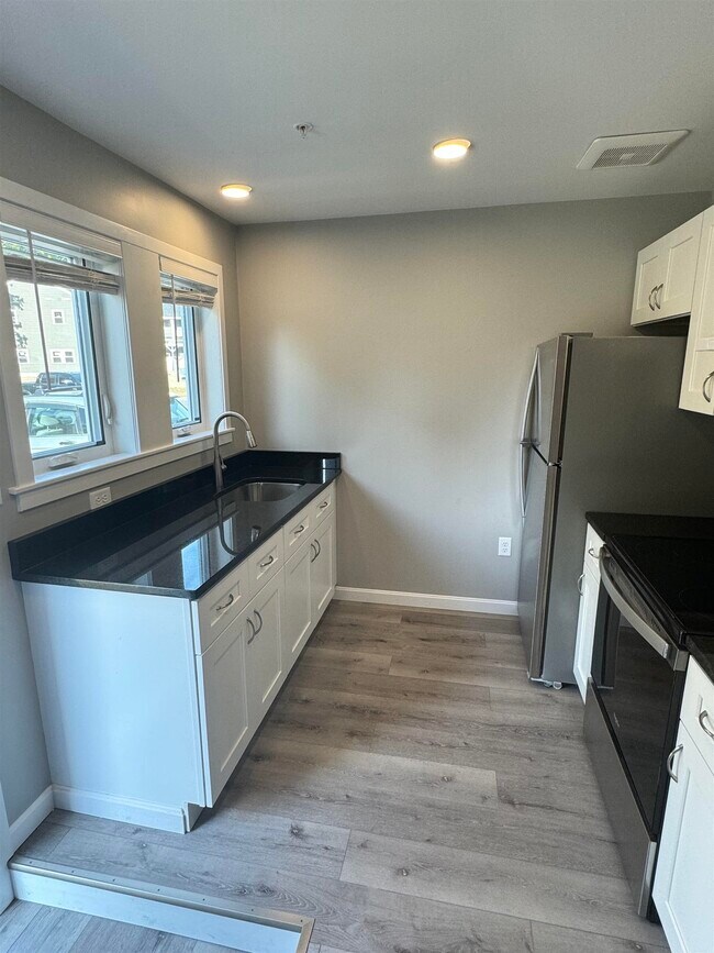 Building Photo - 24 Monarch Wy