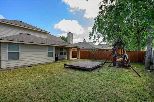 Building Photo - 1001 Acacia Dr