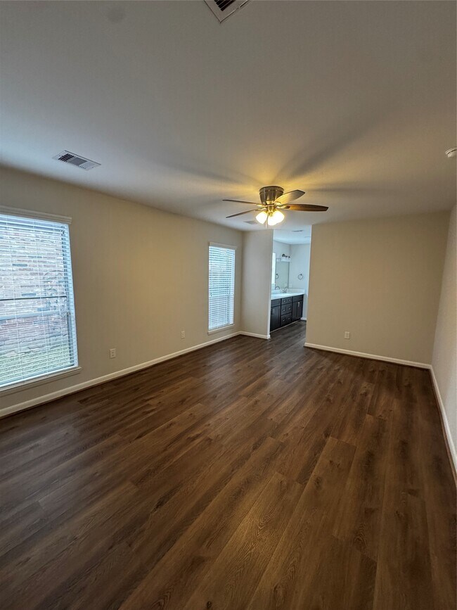 Building Photo - 8807 Belle Glen Dr