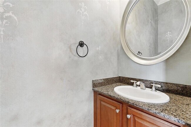 Building Photo - 109 Grand Champions Ln