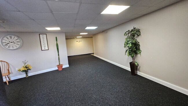 Building Photo - 2310 Cromwell Hills Dr