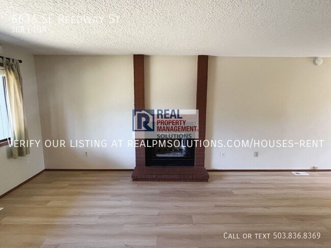 Building Photo - 6636 SE Reedway St