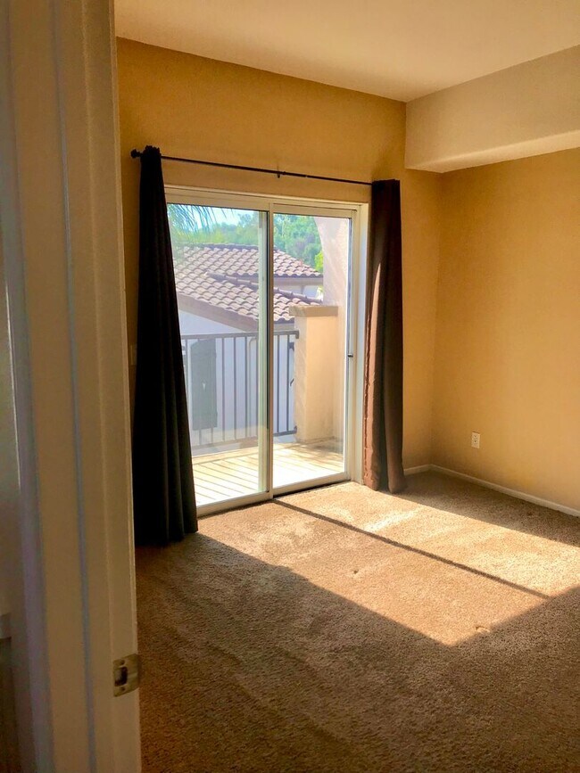 Building Photo - 2-bed 2.5 bath townhome in Cascada (Rancho...