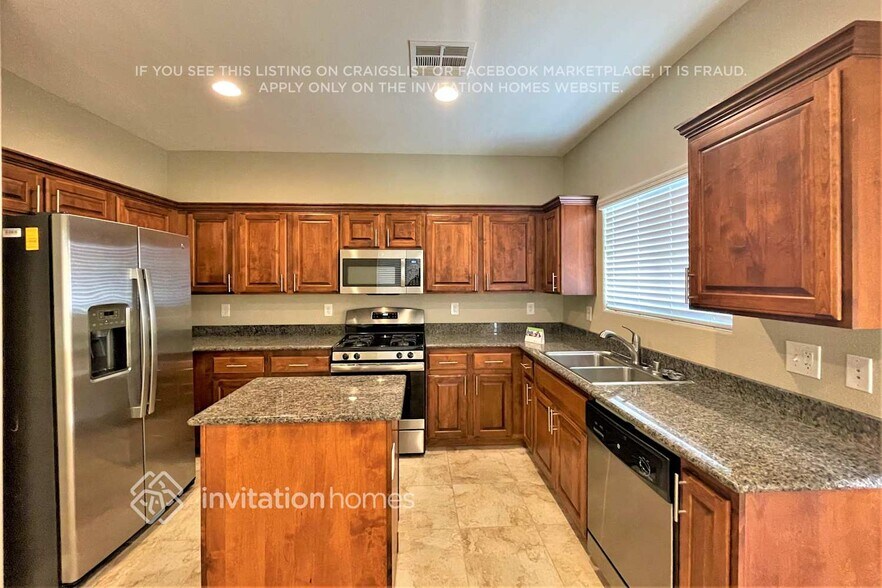 Building Photo - 8432 Quarentina Ave
