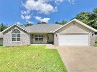 Building Photo - 8 Boreland Ln